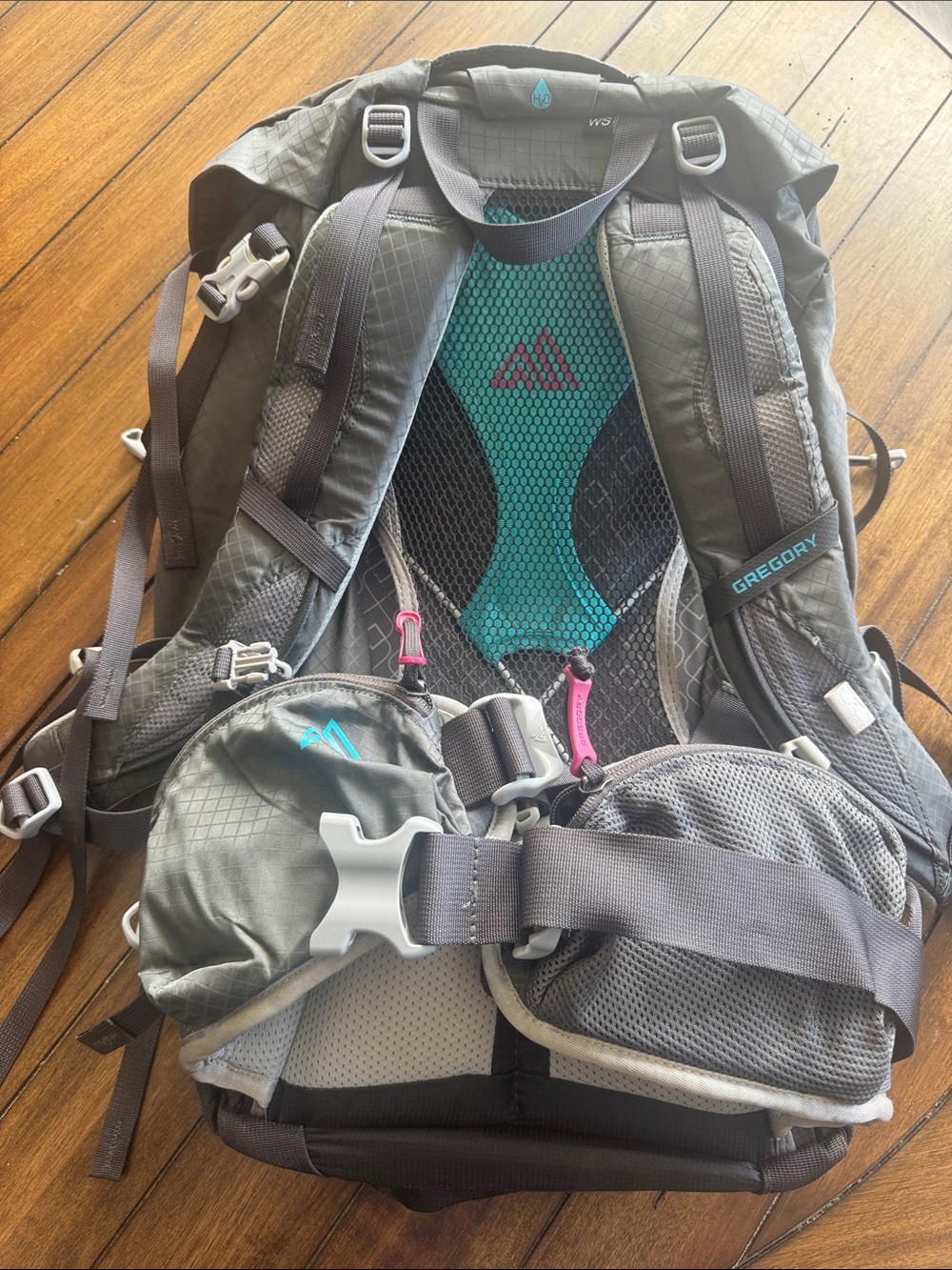Gregory 38L multi day hiking backpack - women’s small - Picture 5 of 7